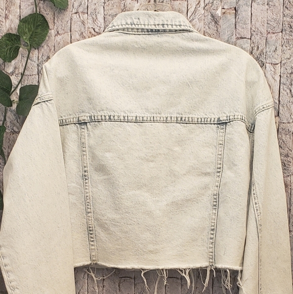 Acid-Wash Cropped Denim Jacket - Picture 2 of 10